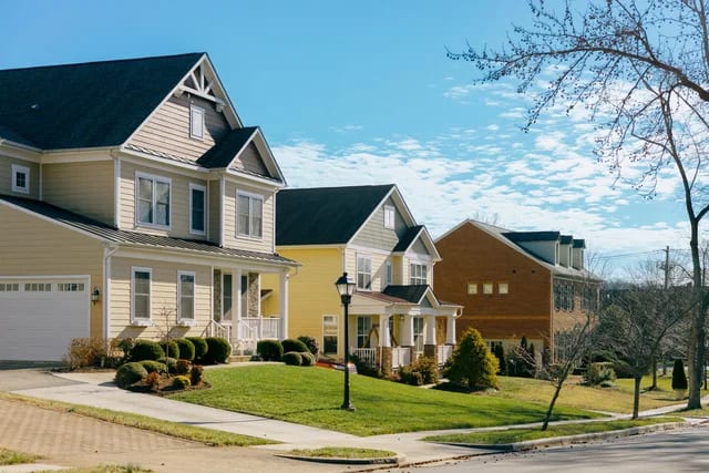 7 Strategies for Comparing a Mortgage Broker vs. Bank — and Finding Your Strongest Rate
